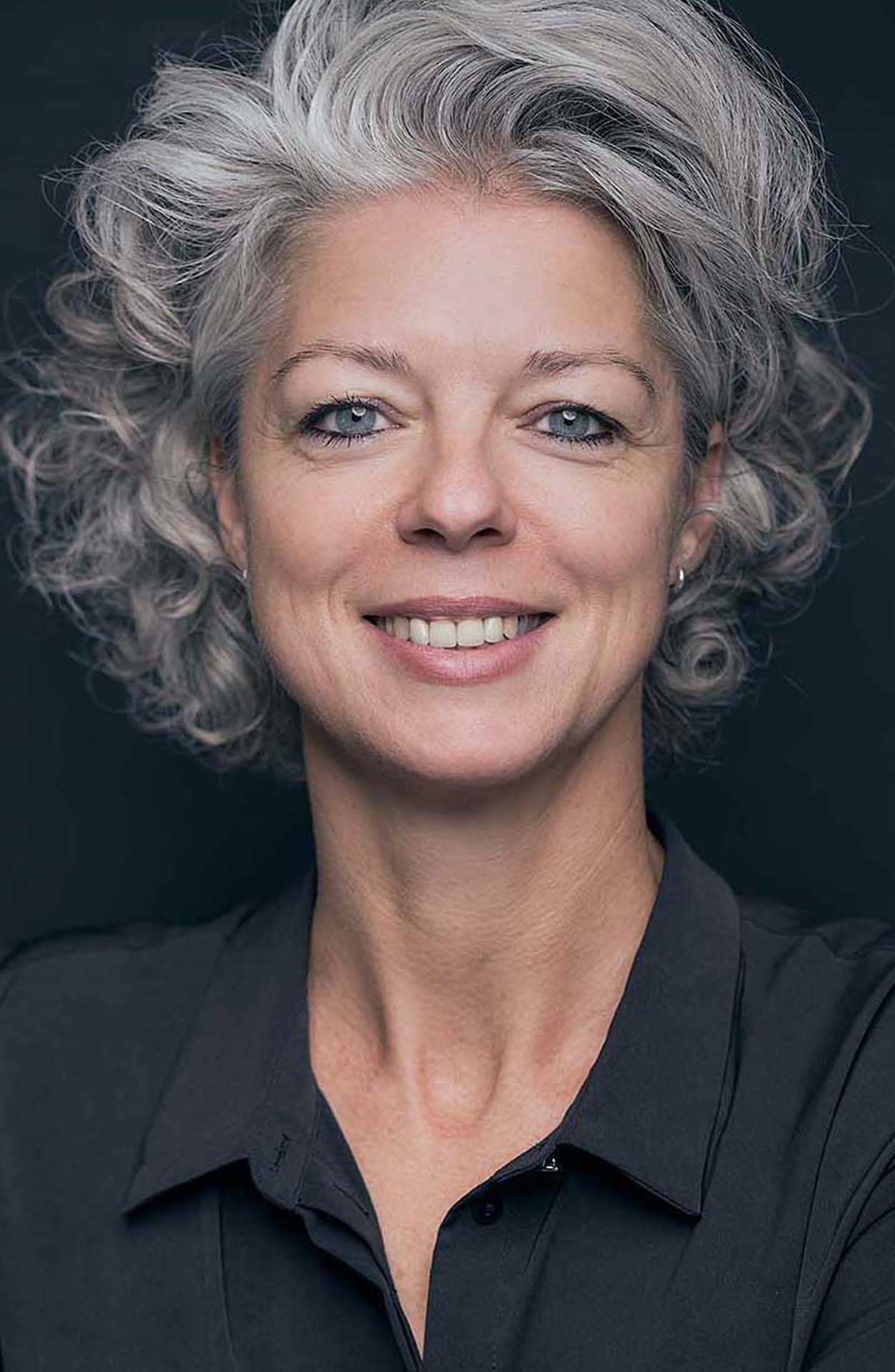 strahlkraft und persönlichkeit sollen in einem guten Porträt auf den Betrachter wirken. meine Spezialität als Experte ist gernaus das heraus zu Arbeit in meinem Studio mit professioneller Lichtsetzung und dem auf Sie gerichteten mindset